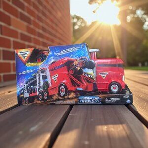 MONSTER JAM 2-IN-1 LAUNCH N GO HAULER PLAYSET & STORAGE WITH MAX-D TRUCK NEW